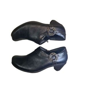 Naot Women's Ankle Booties Size 40 Black Medallion Accent 2" Heels